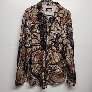 Gamehide sz L super lite, soft,& comfortable camouflage hunt shirt. Quick drying